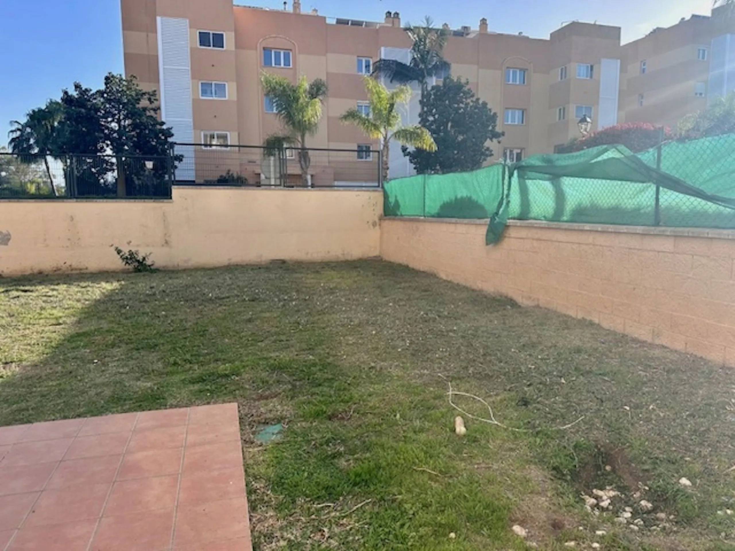 Apartment - Ground Floor Apartment в продаже в Estepona, Málaga. В доме 3 спален и 3 ванных комнат. Площадь дома 87 м²