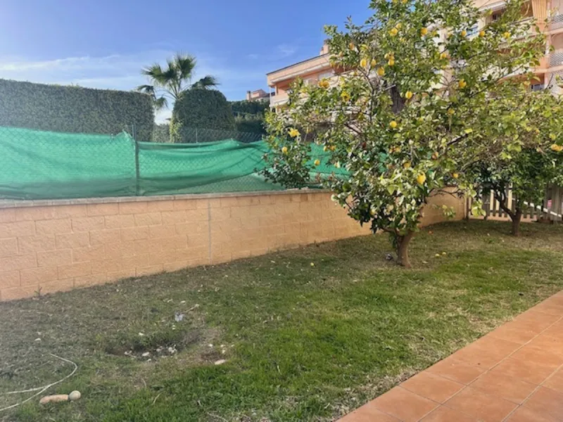 Apartment - Ground Floor Apartment в продаже в Estepona, Málaga. В доме 3 спален и 3 ванных комнат. Площадь дома 87 м²