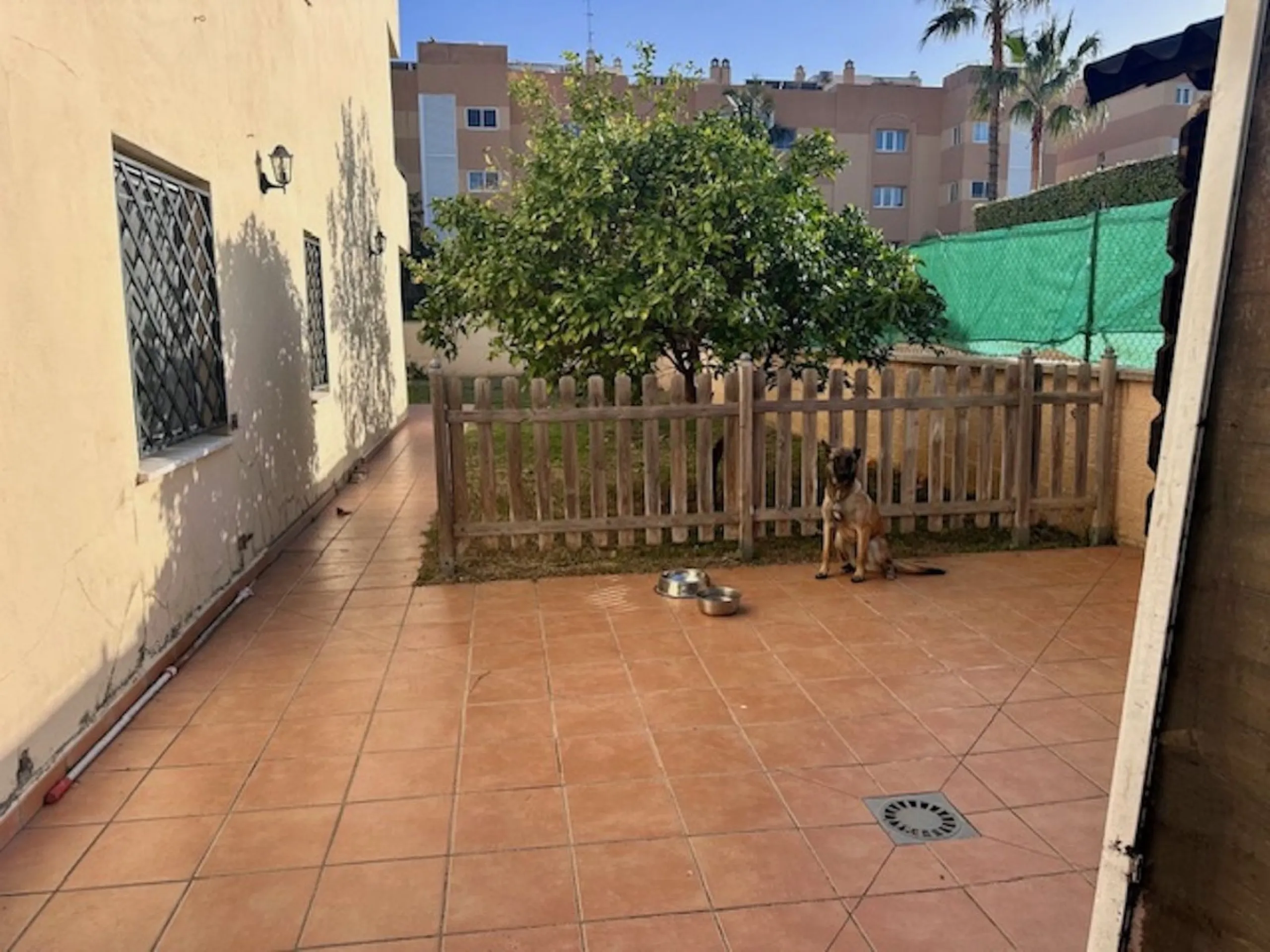 Apartment - Ground Floor Apartment в продаже в Estepona, Málaga. В доме 3 спален и 3 ванных комнат. Площадь дома 87 м²