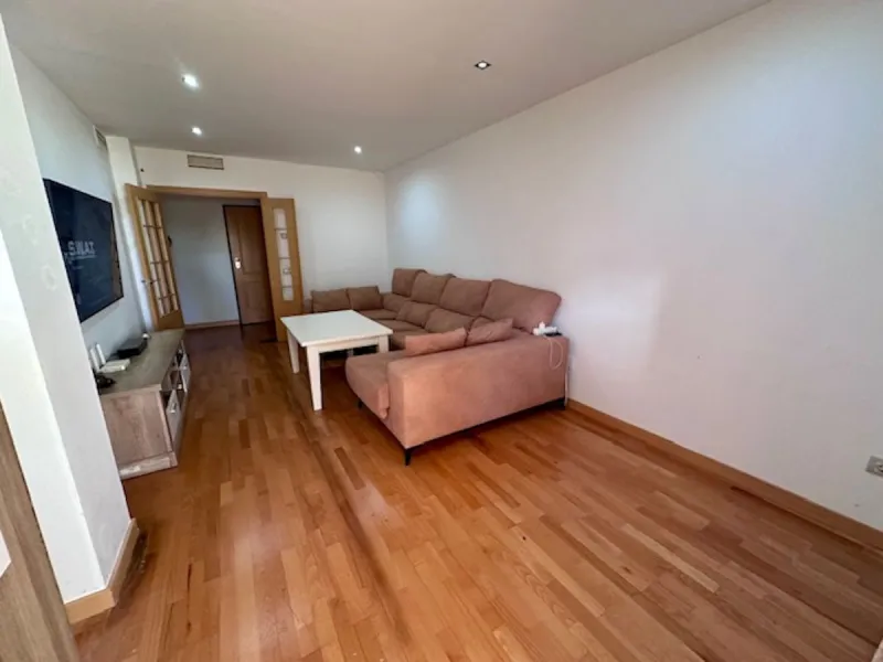 Apartment - Ground Floor Apartment в продаже в Estepona, Málaga. В доме 3 спален и 3 ванных комнат. Площадь дома 87 м²