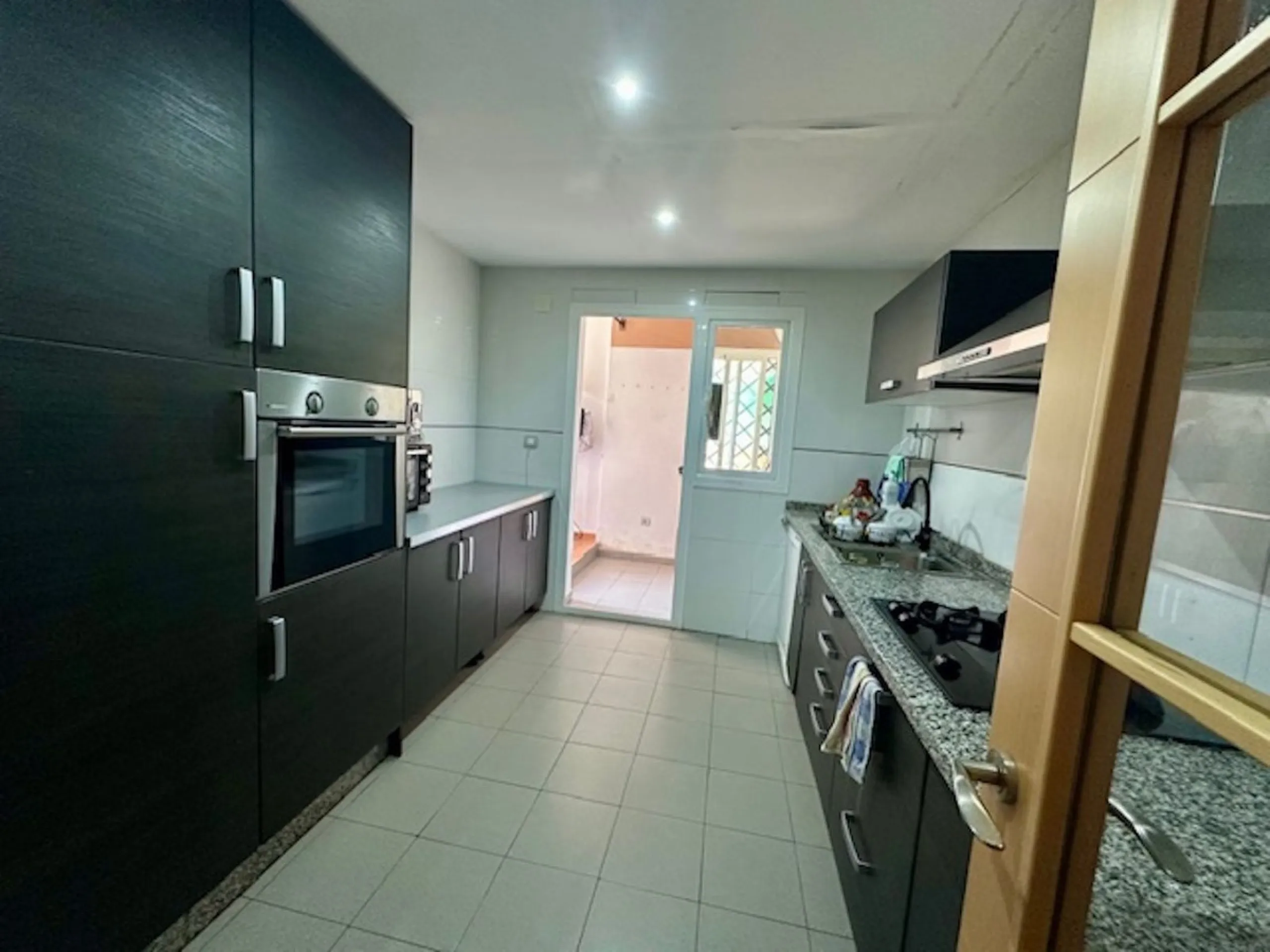 Apartment - Ground Floor Apartment в продаже в Estepona, Málaga. В доме 3 спален и 3 ванных комнат. Площадь дома 87 м²