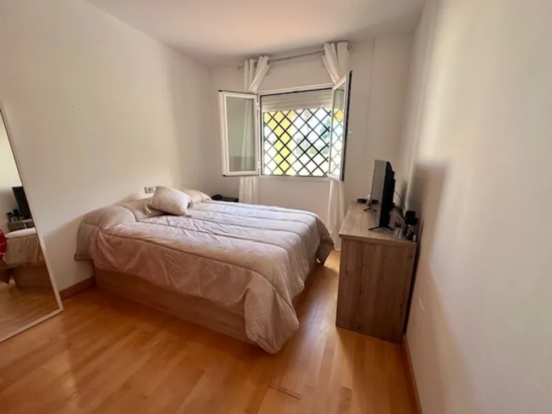 Apartment - Ground Floor Apartment в продаже в Estepona, Málaga. В доме 3 спален и 3 ванных комнат. Площадь дома 87 м²