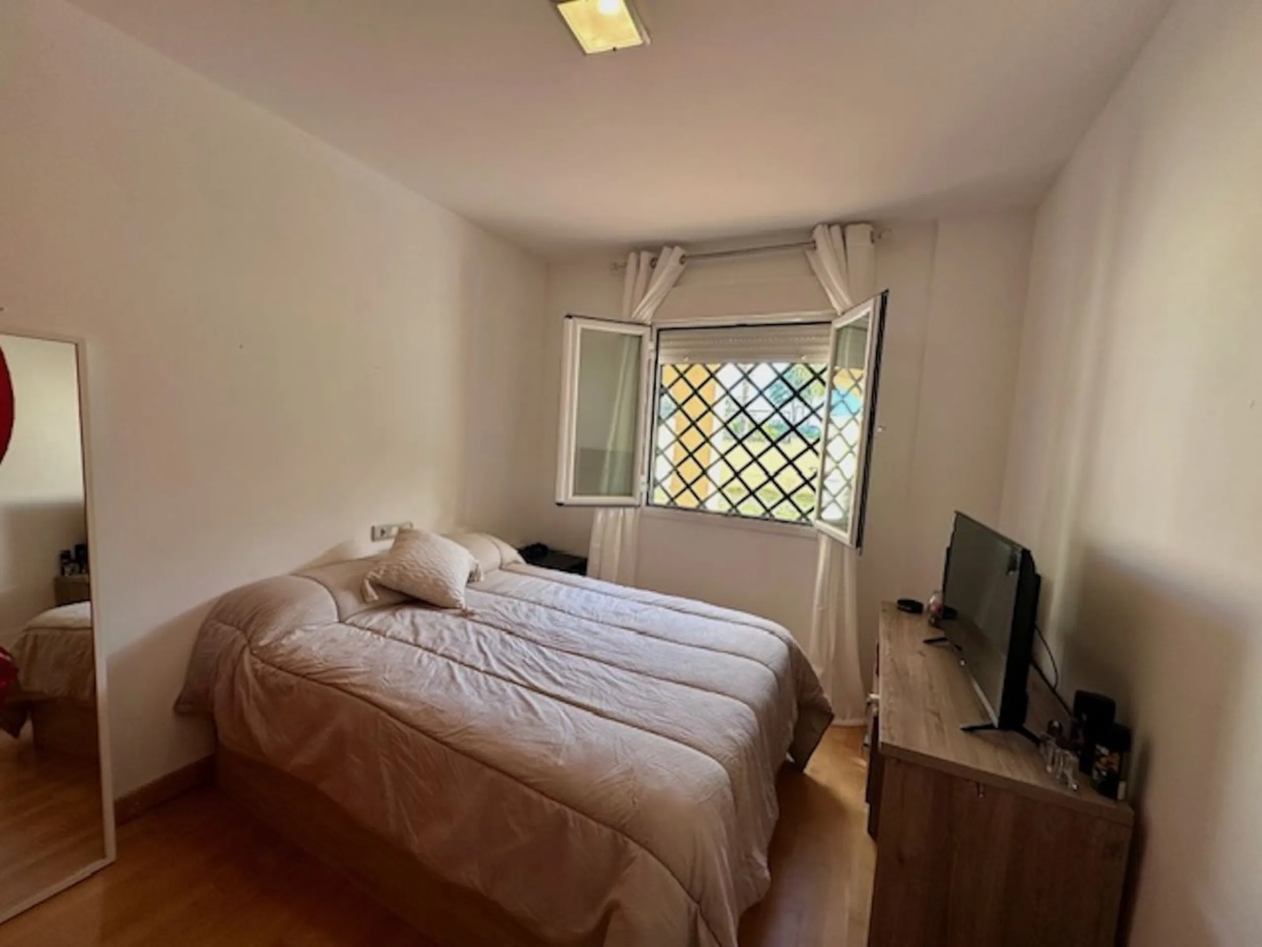 Apartment - Ground Floor Apartment в продаже в Estepona, Málaga. В доме 3 спален и 3 ванных комнат. Площадь дома 87 м²