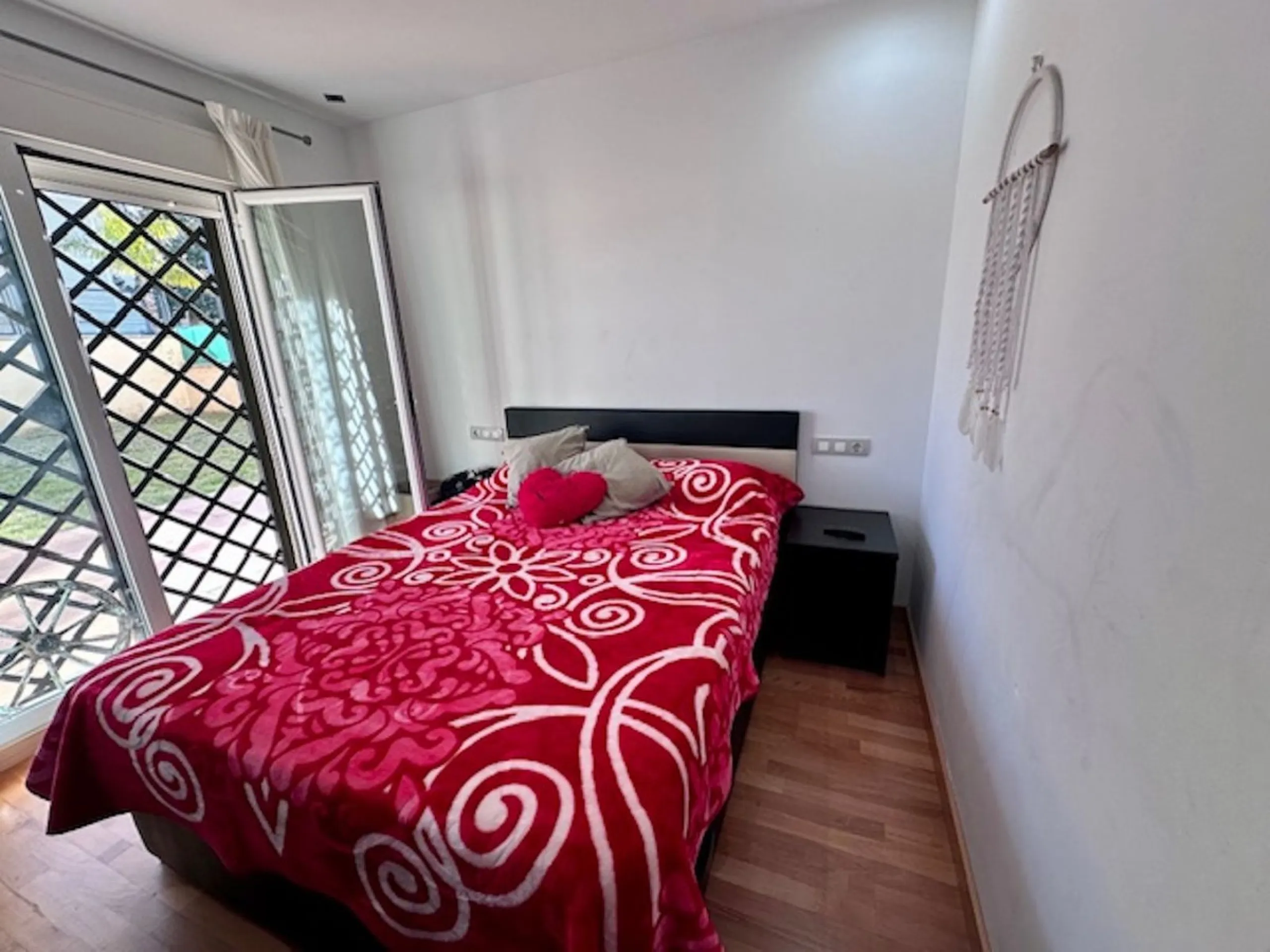 Apartment - Ground Floor Apartment в продаже в Estepona, Málaga. В доме 3 спален и 3 ванных комнат. Площадь дома 87 м²