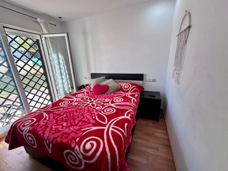 Apartment - Ground Floor Apartment в продаже в Estepona, Málaga. В доме 3 спален и 3 ванных комнат. Площадь дома 87 м²