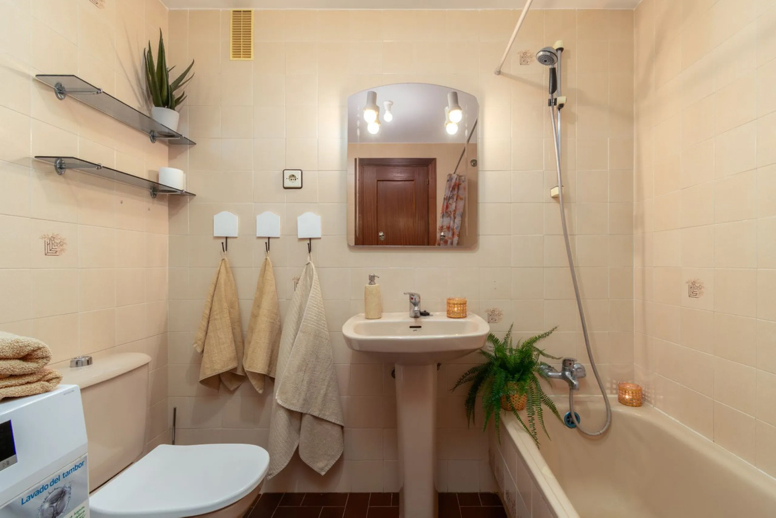 A charming 2 bedroom apartment very close to the Beach in Torreblanca in Fuengirola