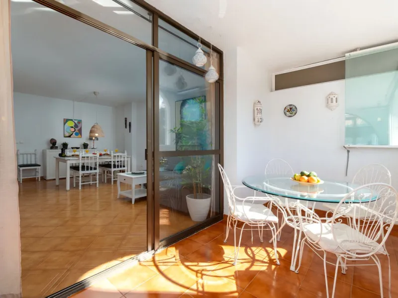 A charming 2 bedroom apartment very close to the Beach in Torreblanca in Fuengirola