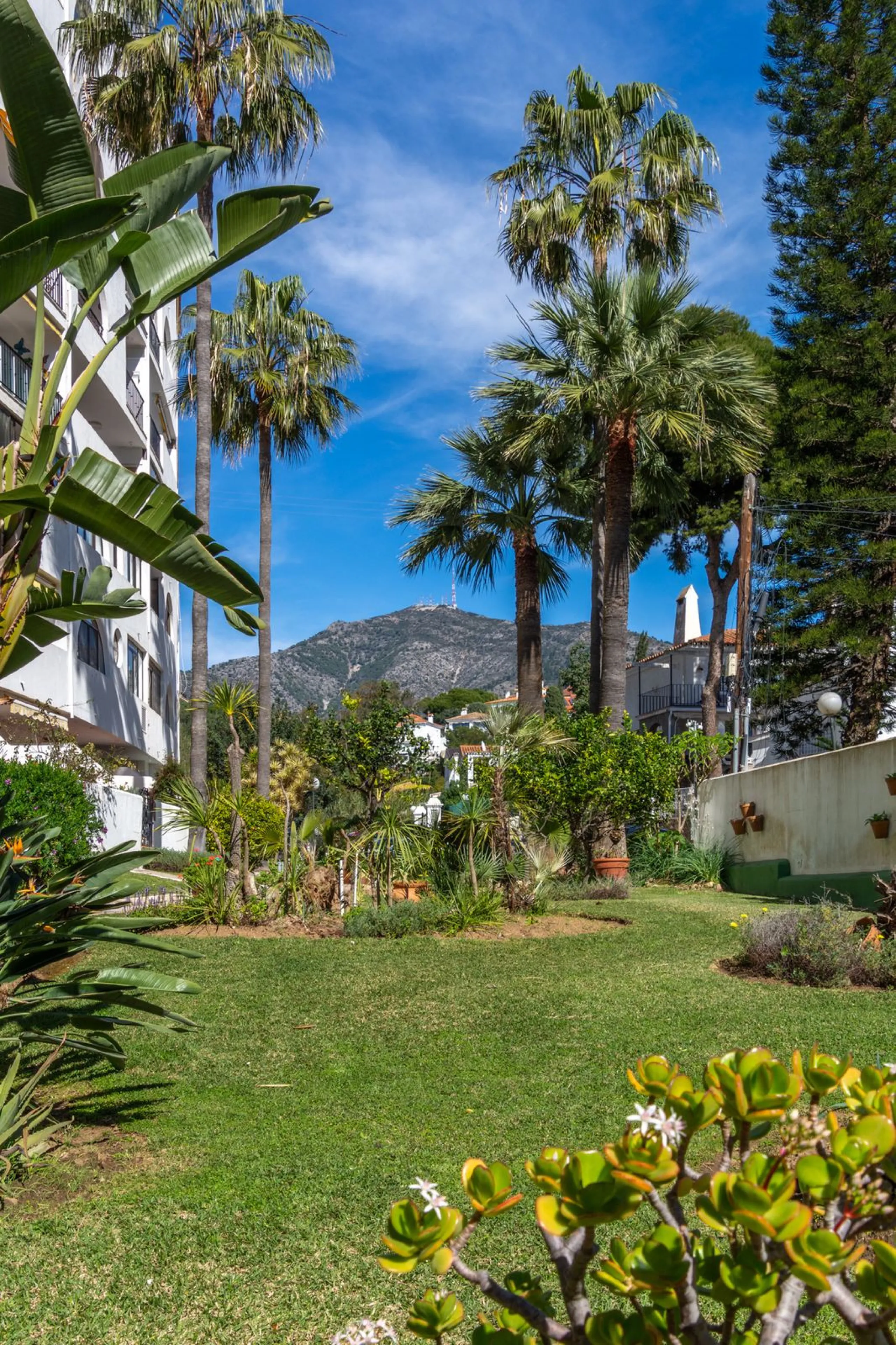 A charming 2 bedroom apartment very close to the Beach in Torreblanca in Fuengirola