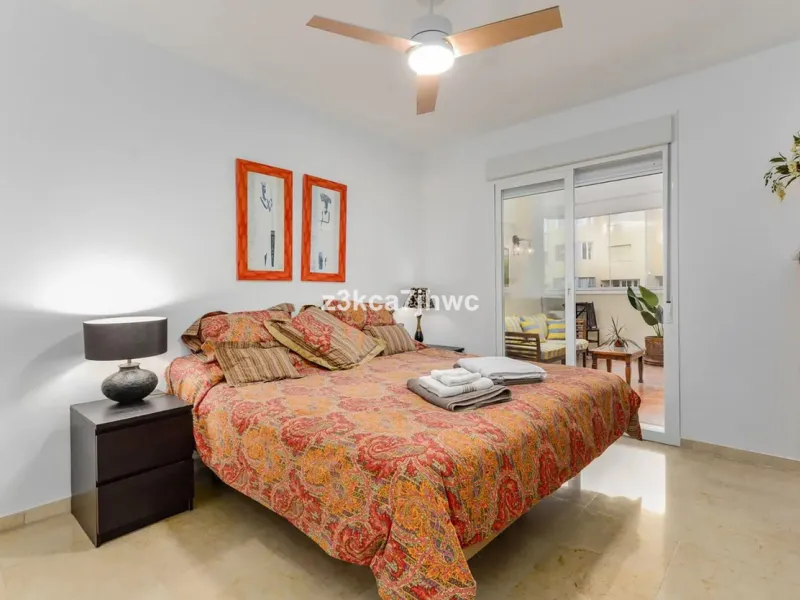 Apartment - Middle Floor Apartment в продаже в Estepona, Málaga. В доме 1 спален и 1 ванных комнат. Площадь дома 64 м²