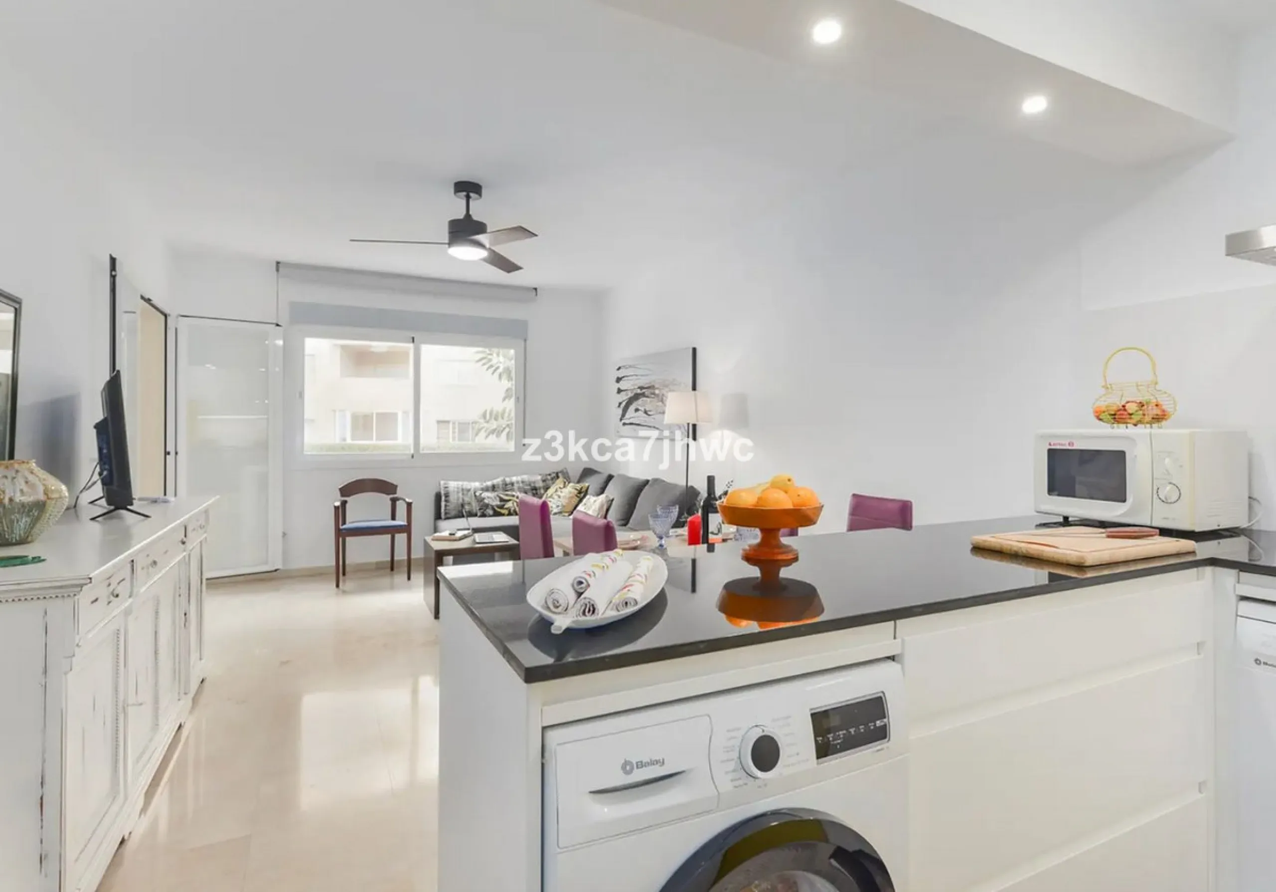 Apartment - Middle Floor Apartment в продаже в Estepona, Málaga. В доме 1 спален и 1 ванных комнат. Площадь дома 64 м²