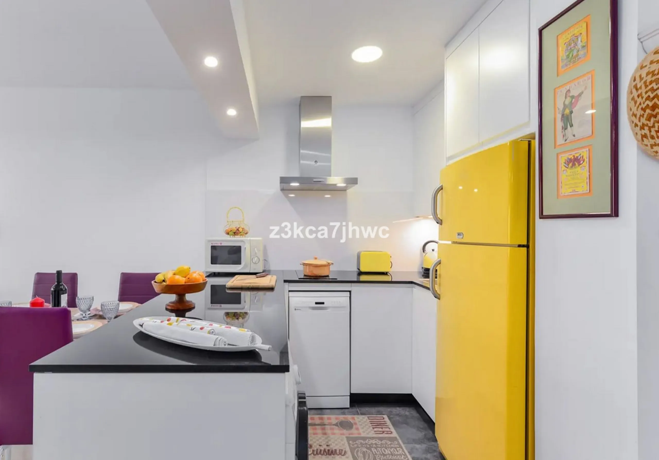 Apartment - Middle Floor Apartment в продаже в Estepona, Málaga. В доме 1 спален и 1 ванных комнат. Площадь дома 64 м²