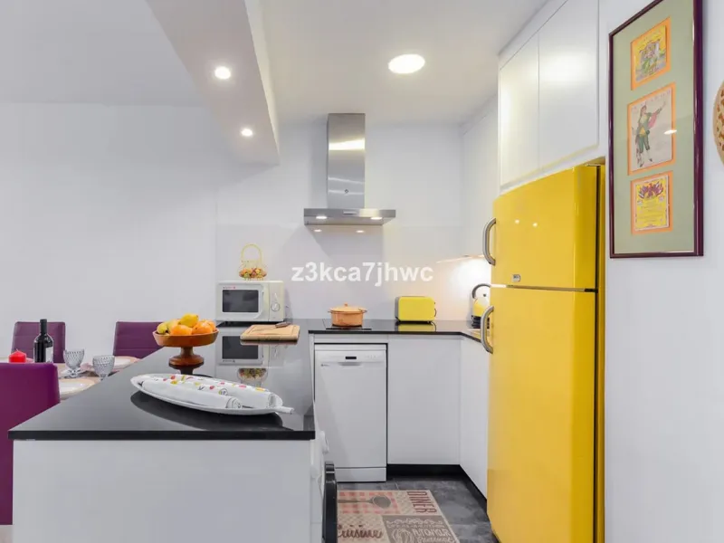 Apartment - Middle Floor Apartment в продаже в Estepona, Málaga. В доме 1 спален и 1 ванных комнат. Площадь дома 64 м²