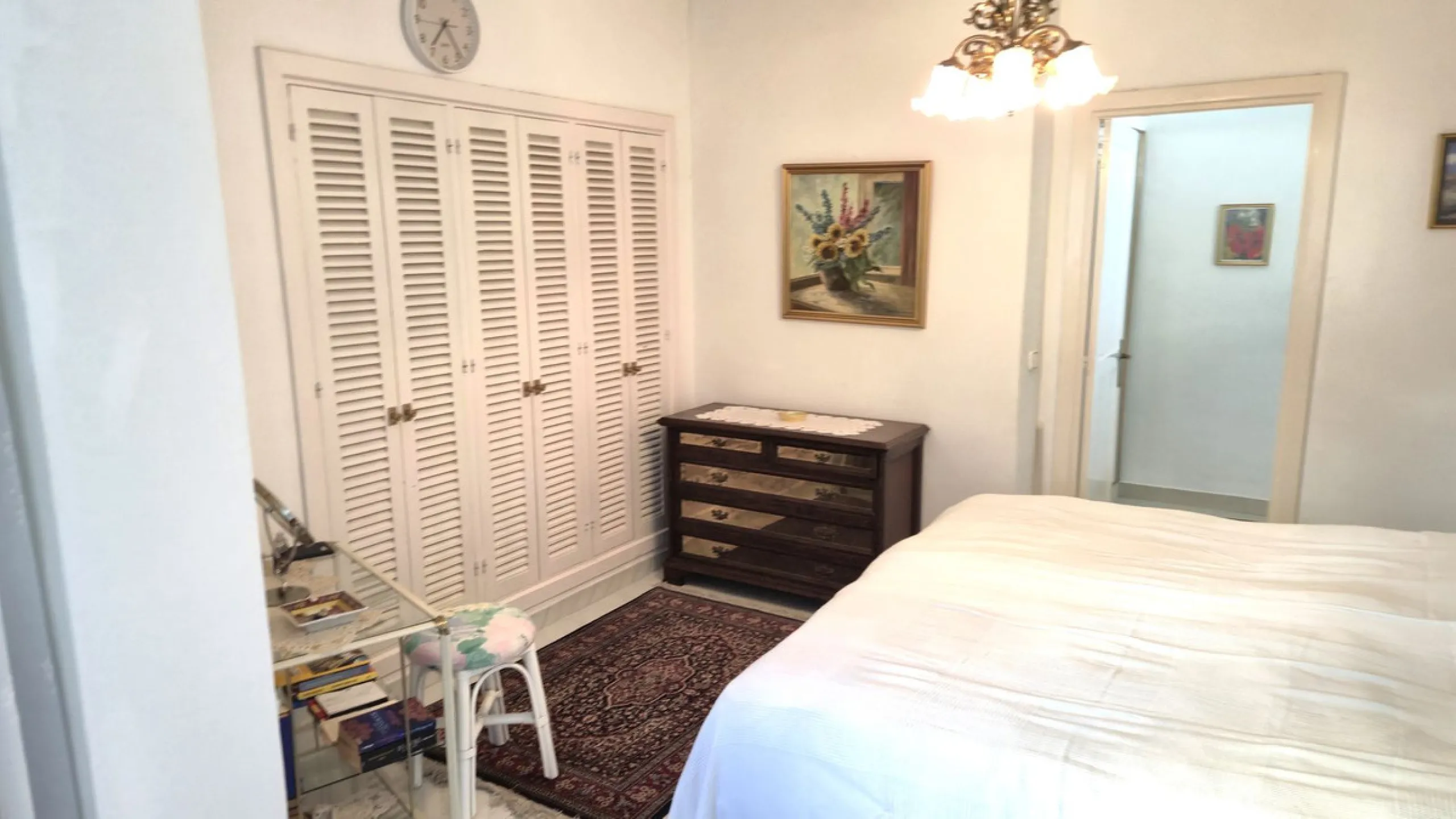 BEACHFRONT OPPORTUNITY and a Perfect rental investment.