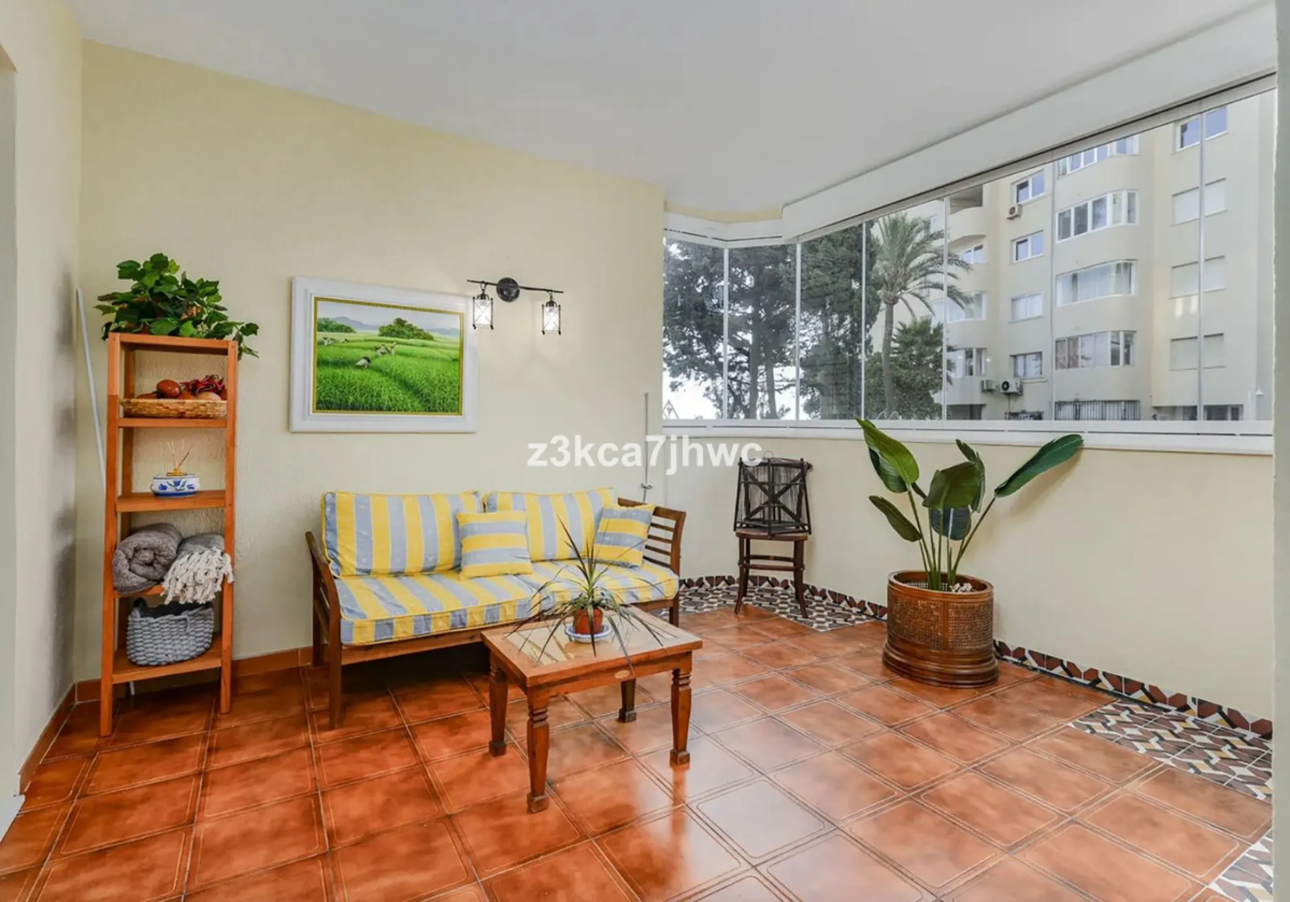 Apartment - Middle Floor Apartment в продаже в Estepona, Málaga. В доме 1 спален и 1 ванных комнат. Площадь дома 64 м²