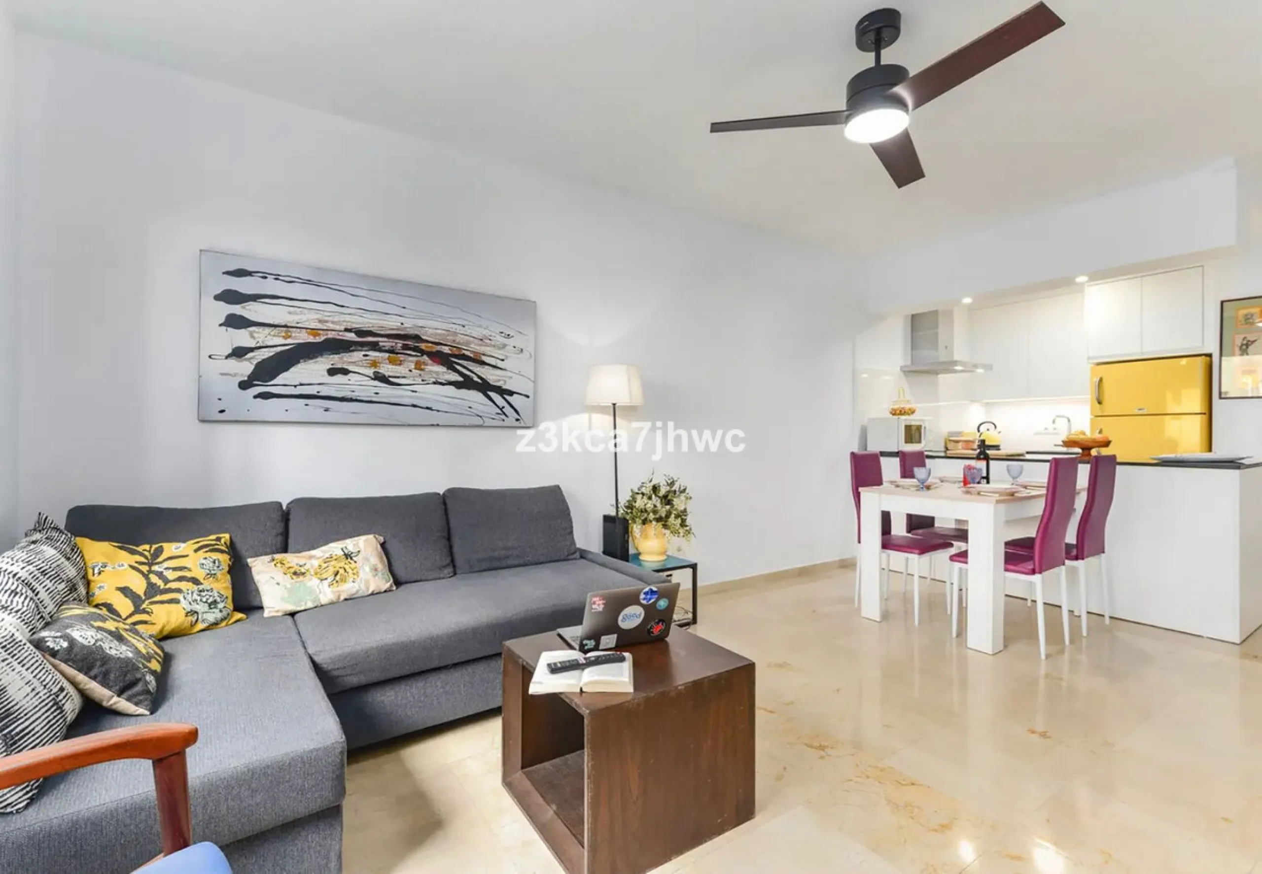 Apartment - Middle Floor Apartment в продаже в Estepona, Málaga. В доме 1 спален и 1 ванных комнат. Площадь дома 64 м²