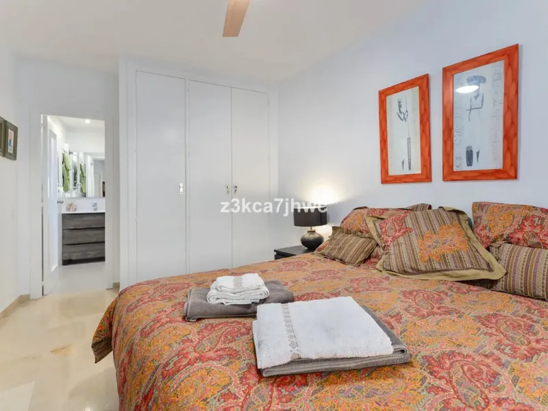 Apartment - Middle Floor Apartment в продаже в Estepona, Málaga. В доме 1 спален и 1 ванных комнат. Площадь дома 64 м²