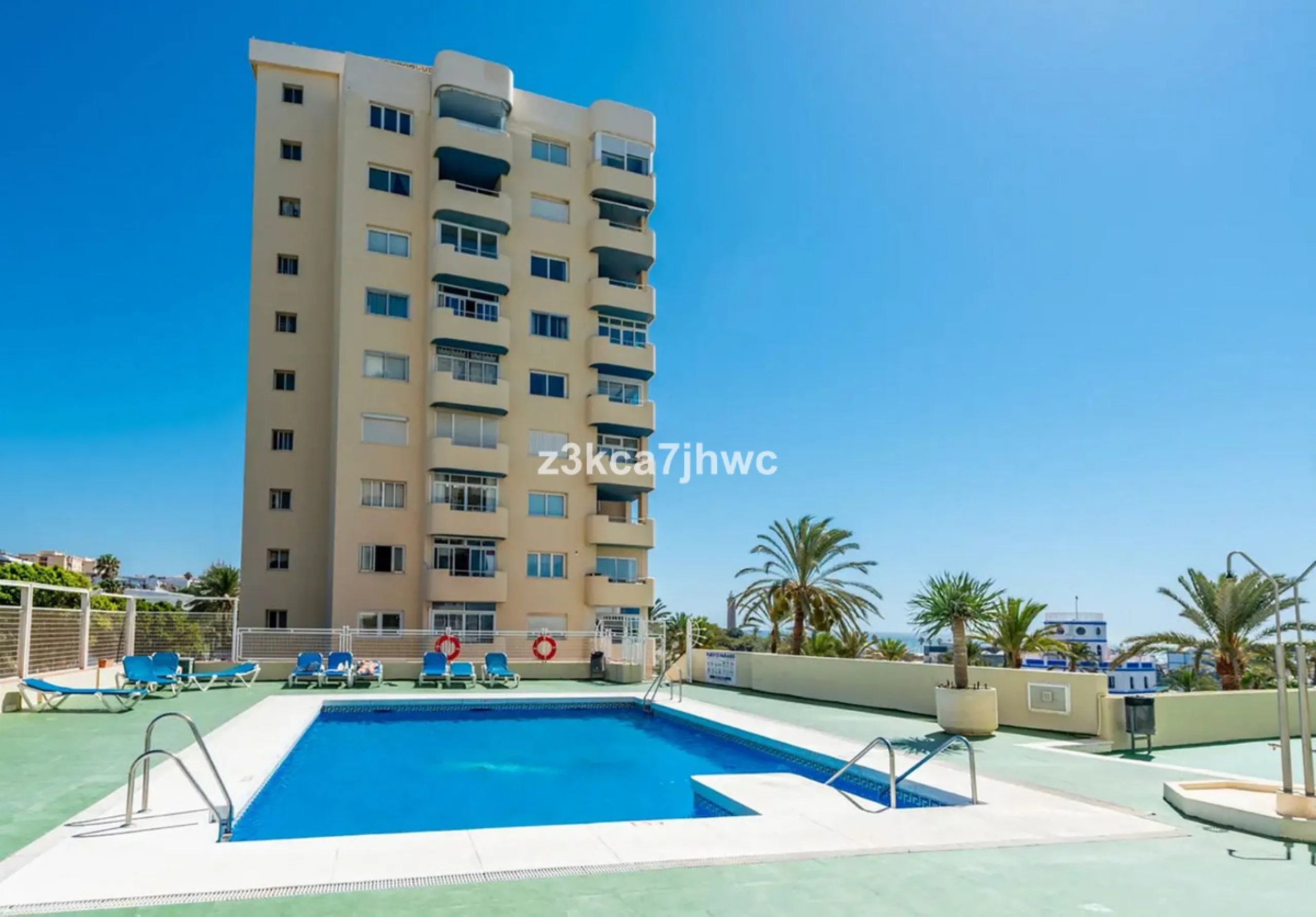 Apartment - Middle Floor Apartment в продаже в Estepona, Málaga. В доме 1 спален и 1 ванных комнат. Площадь дома 64 м²