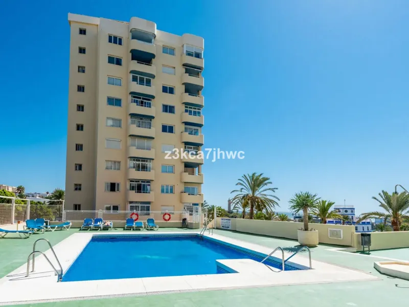 Apartment - Middle Floor Apartment в продаже в Estepona, Málaga. В доме 1 спален и 1 ванных комнат. Площадь дома 64 м²