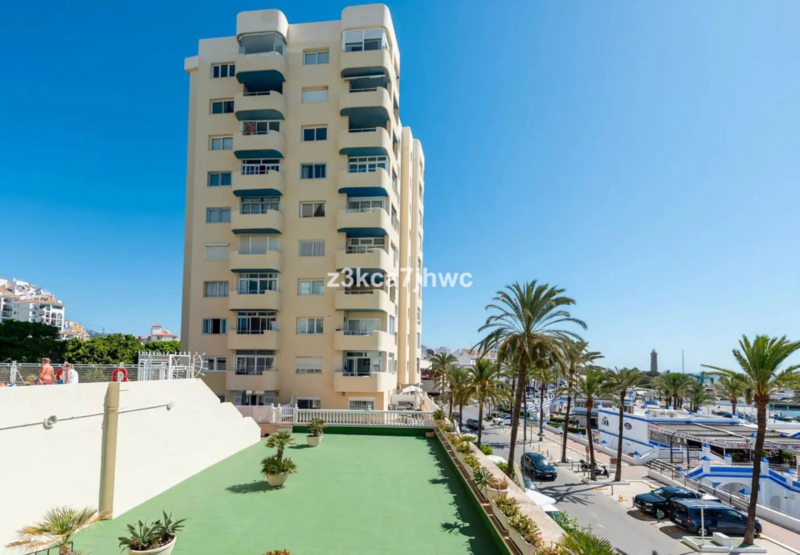 Apartment - Middle Floor Apartment в продаже в Estepona, Málaga. В доме 1 спален и 1 ванных комнат. Площадь дома 64 м²