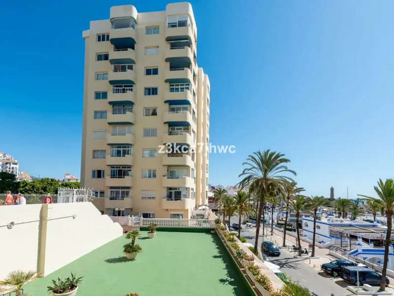 Apartment - Middle Floor Apartment в продаже в Estepona, Málaga. В доме 1 спален и 1 ванных комнат. Площадь дома 64 м²