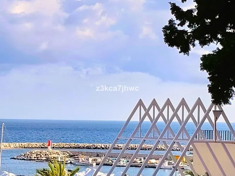 Apartment - Middle Floor Apartment в продаже в Estepona, Málaga. В доме 1 спален и 1 ванных комнат. Площадь дома 64 м²