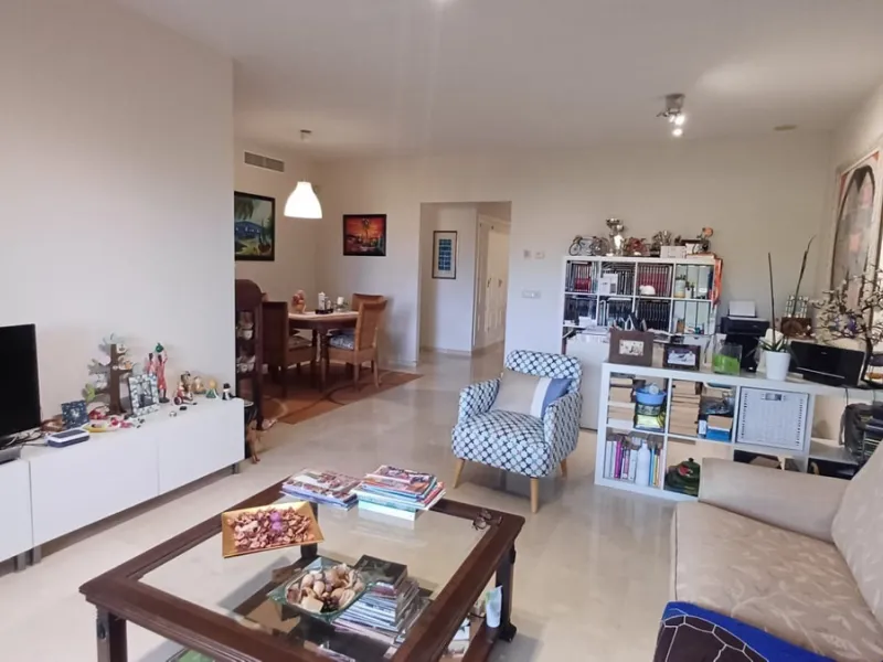 Spacious and bright apartment on the first line of Guadalmina Alta Golf.