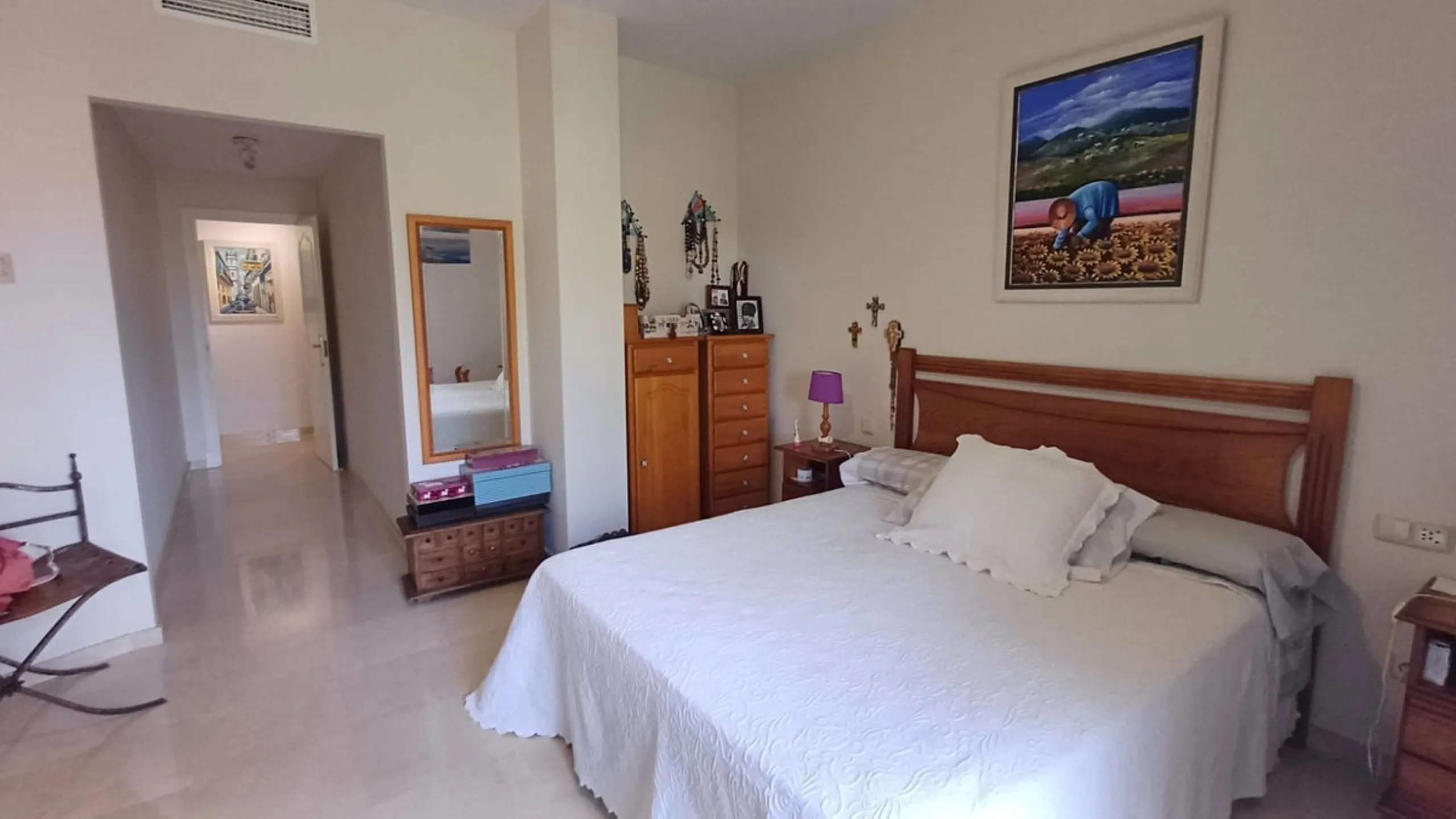 Spacious and bright apartment on the first line of Guadalmina Alta Golf.