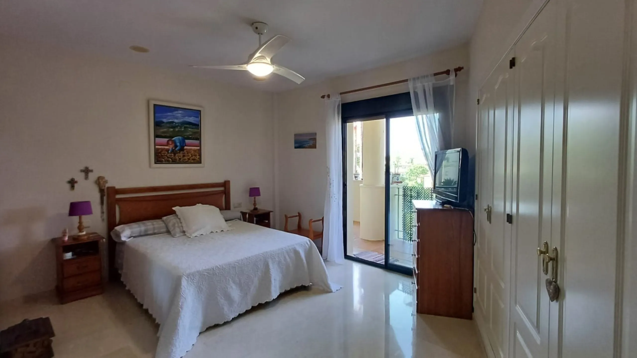 Spacious and bright apartment on the first line of Guadalmina Alta Golf.