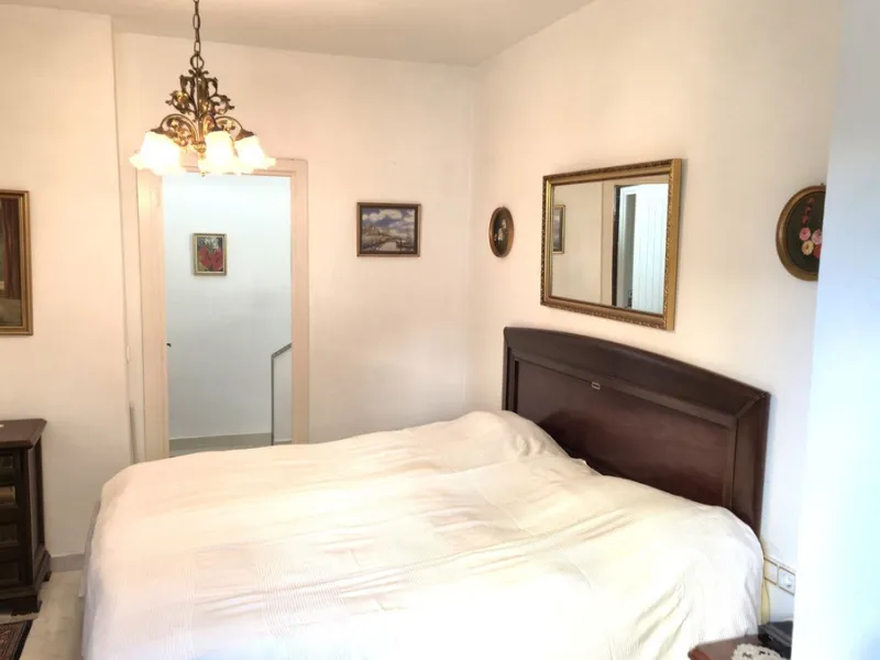 BEACHFRONT OPPORTUNITY and a Perfect rental investment.