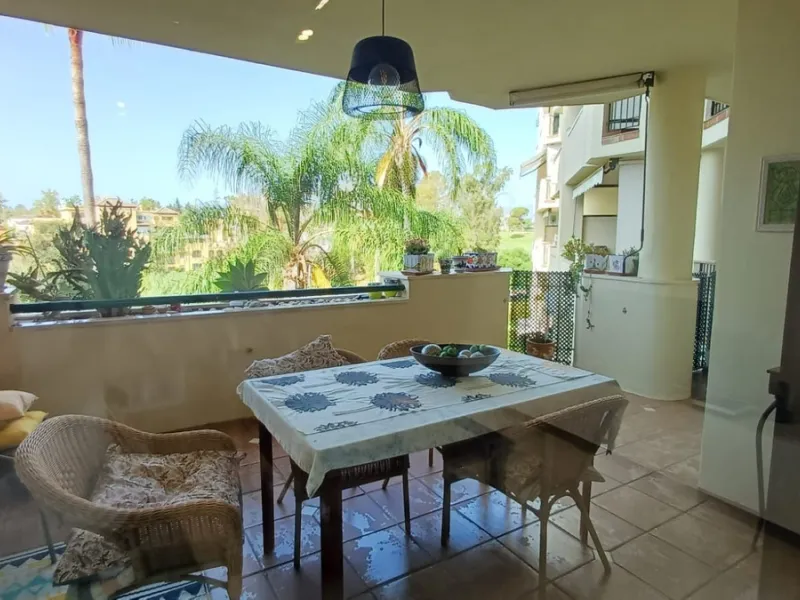 Spacious and bright apartment on the first line of Guadalmina Alta Golf.