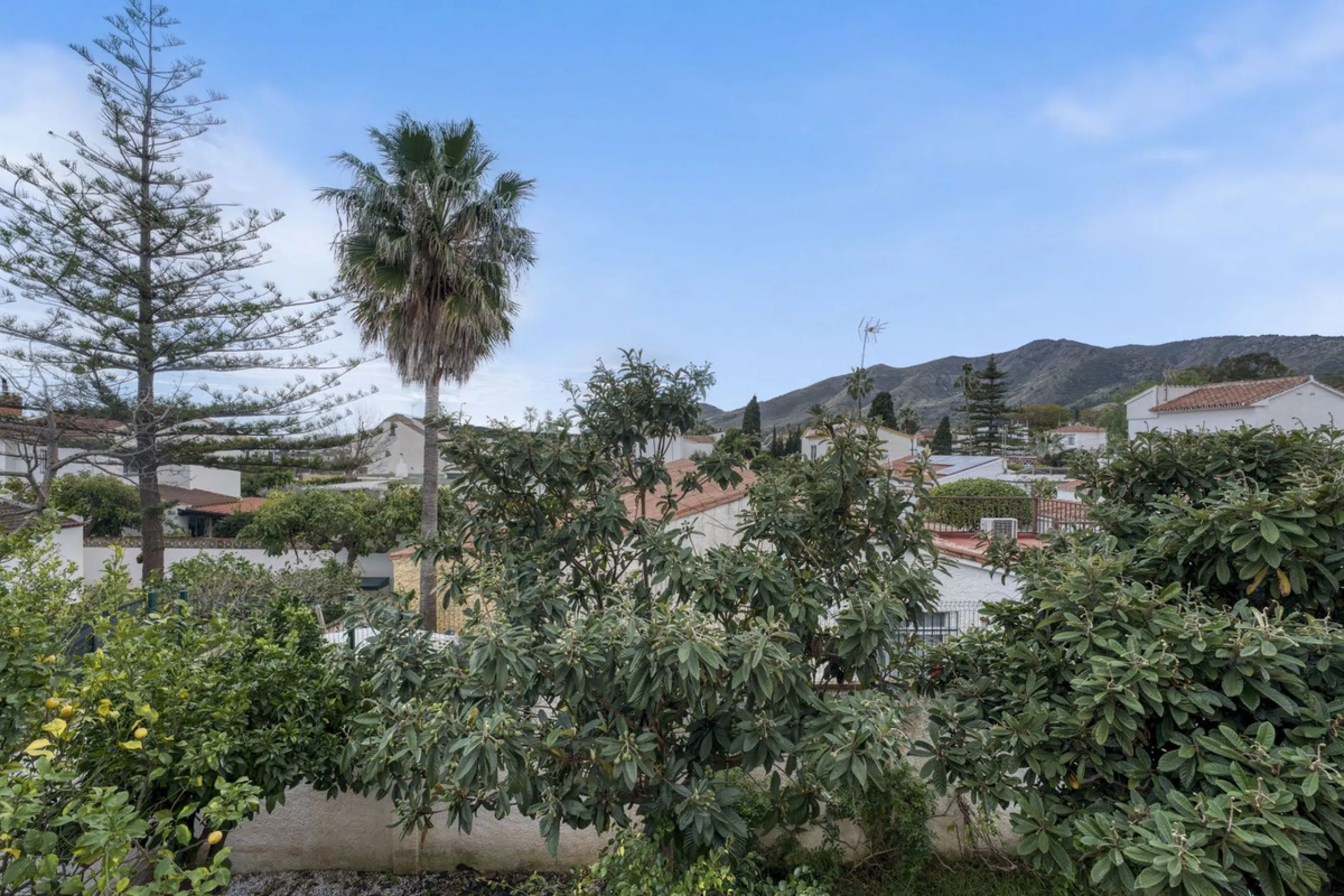 Diese beeindruckende Villa mit Aussicht – der ideale Rückzugsort für Ihre Familie