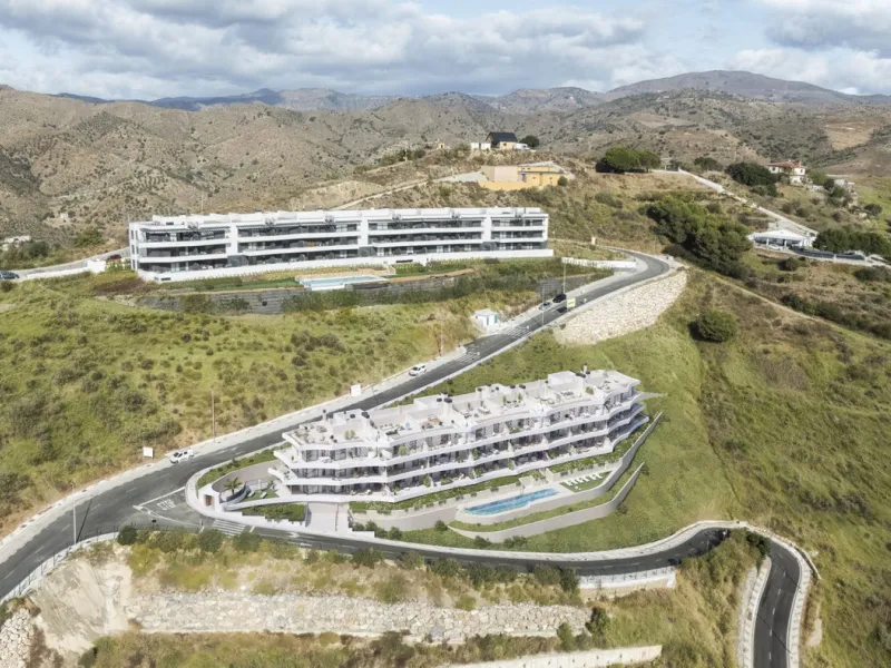 An exciting new construction in Rincon de la Victoria focusing on natural light, warm materials and architecture designed to enjoy everyday well-being.