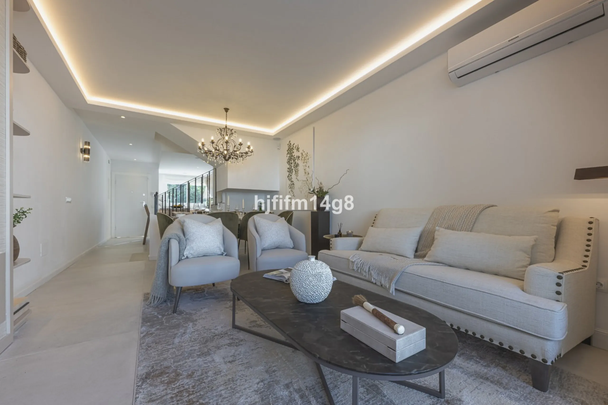 We are delighted to present this stunning, fully refurbished 4-bedroom townhouse located in the sought-after San Javier urbanisation in Nueva Andalucía, within the prestigious Marbella area. Set in a charming and very intimate residential community of jus