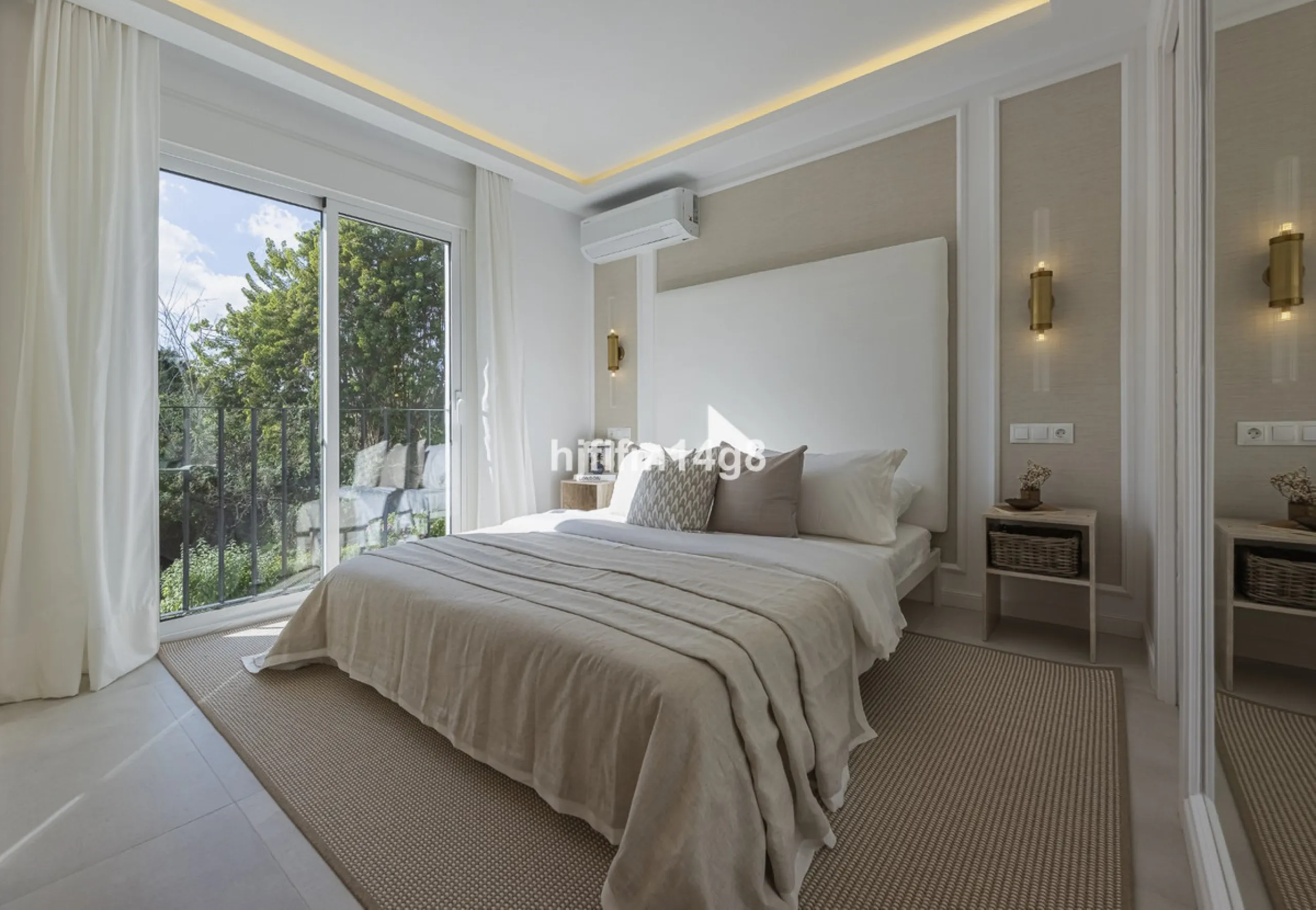 We are delighted to present this stunning, fully refurbished 4-bedroom townhouse located in the sought-after San Javier urbanisation in Nueva Andalucía, within the prestigious Marbella area. Set in a charming and very intimate residential community of jus