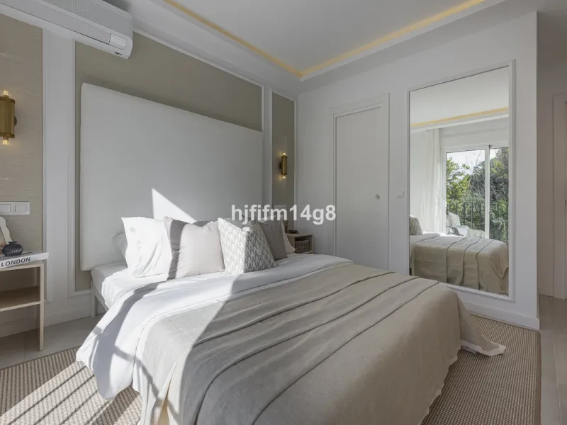 We are delighted to present this stunning, fully refurbished 4-bedroom townhouse located in the sought-after San Javier urbanisation in Nueva Andalucía, within the prestigious Marbella area. Set in a charming and very intimate residential community of jus