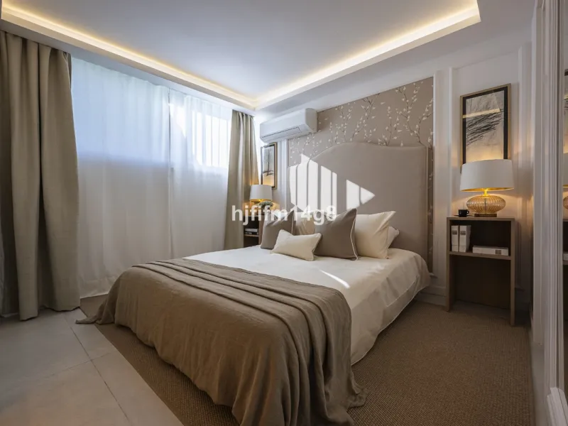 We are delighted to present this stunning, fully refurbished 4-bedroom townhouse located in the sought-after San Javier urbanisation in Nueva Andalucía, within the prestigious Marbella area. Set in a charming and very intimate residential community of jus