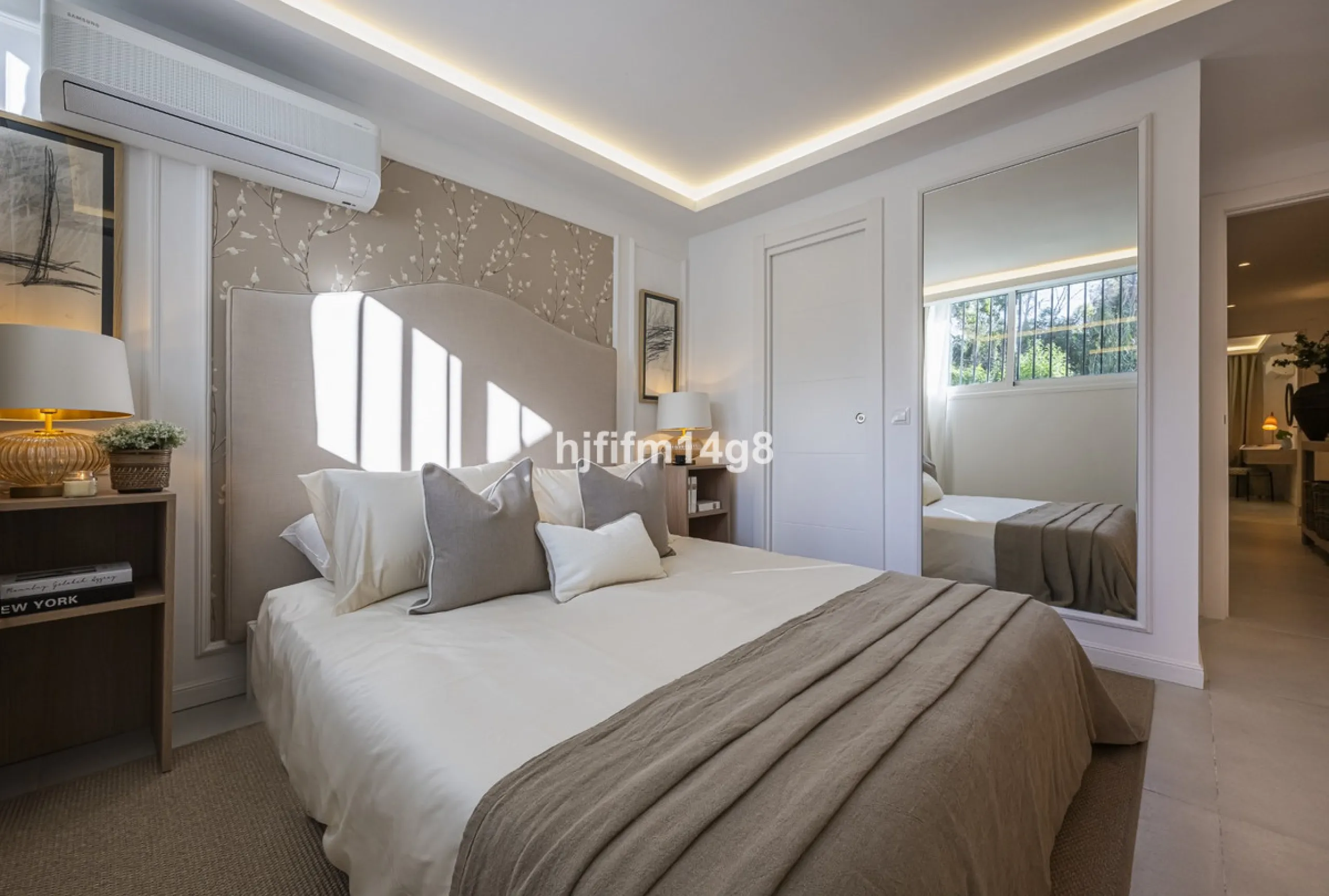 We are delighted to present this stunning, fully refurbished 4-bedroom townhouse located in the sought-after San Javier urbanisation in Nueva Andalucía, within the prestigious Marbella area. Set in a charming and very intimate residential community of jus