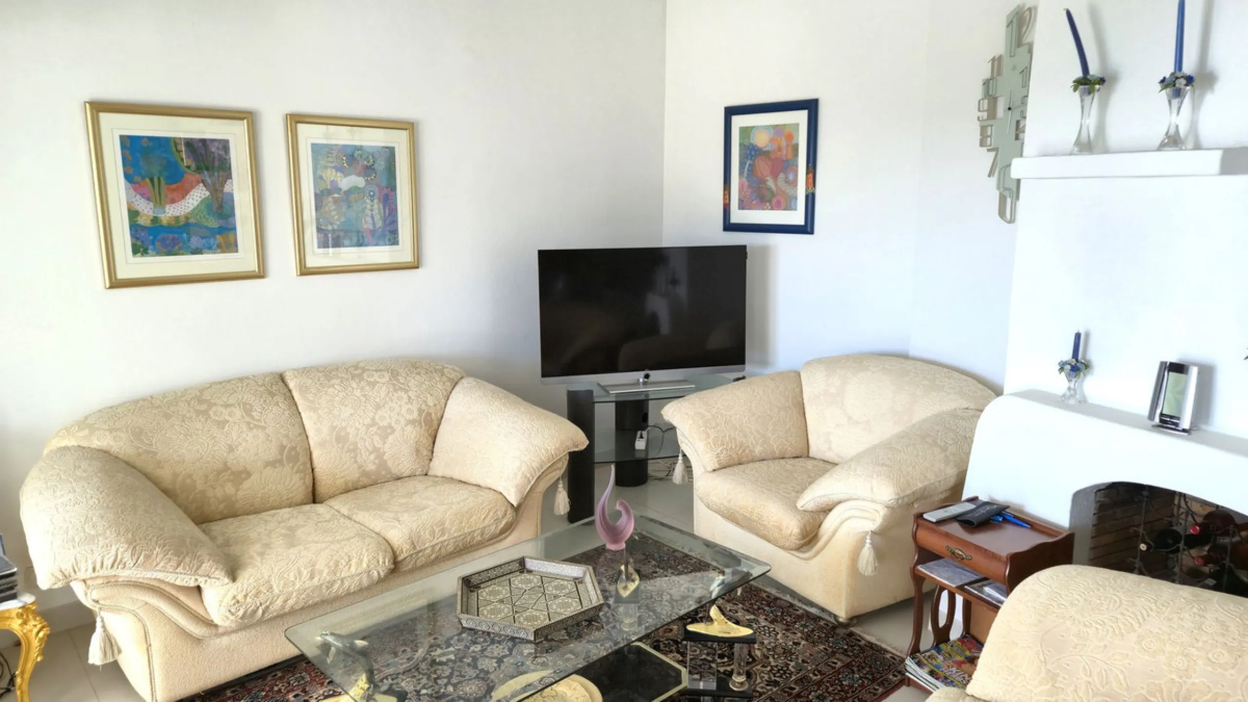 BEACHFRONT OPPORTUNITY and a Perfect rental investment.