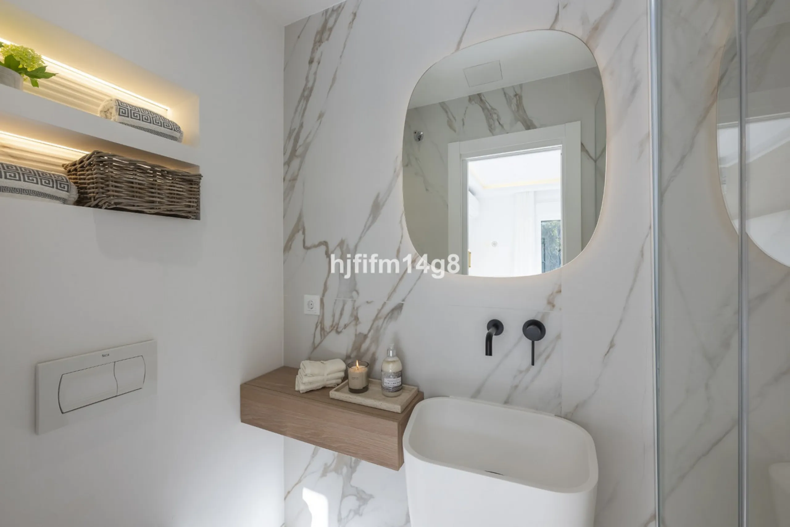We are delighted to present this stunning, fully refurbished 4-bedroom townhouse located in the sought-after San Javier urbanisation in Nueva Andalucía, within the prestigious Marbella area. Set in a charming and very intimate residential community of jus