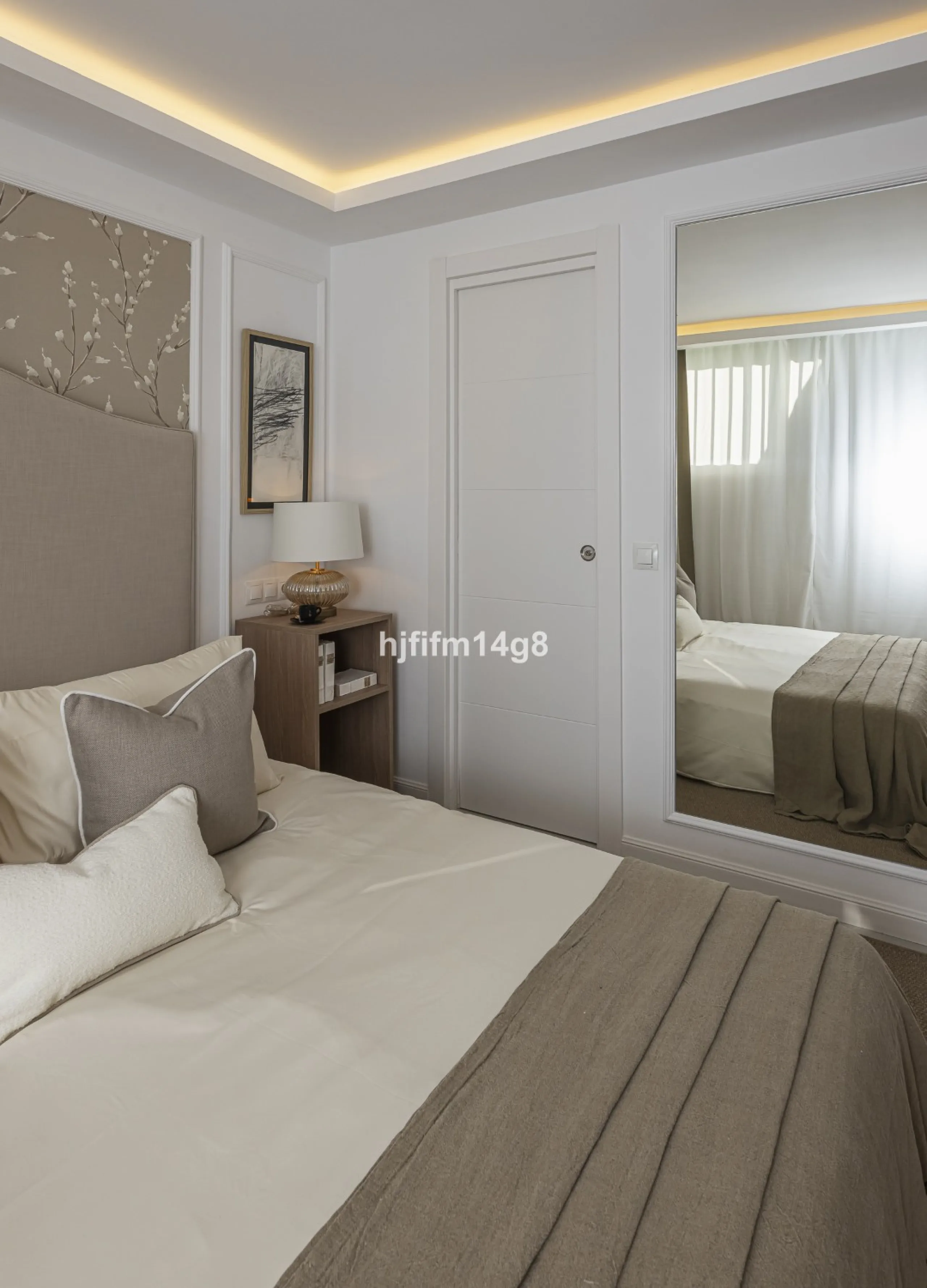 We are delighted to present this stunning, fully refurbished 4-bedroom townhouse located in the sought-after San Javier urbanisation in Nueva Andalucía, within the prestigious Marbella area. Set in a charming and very intimate residential community of jus