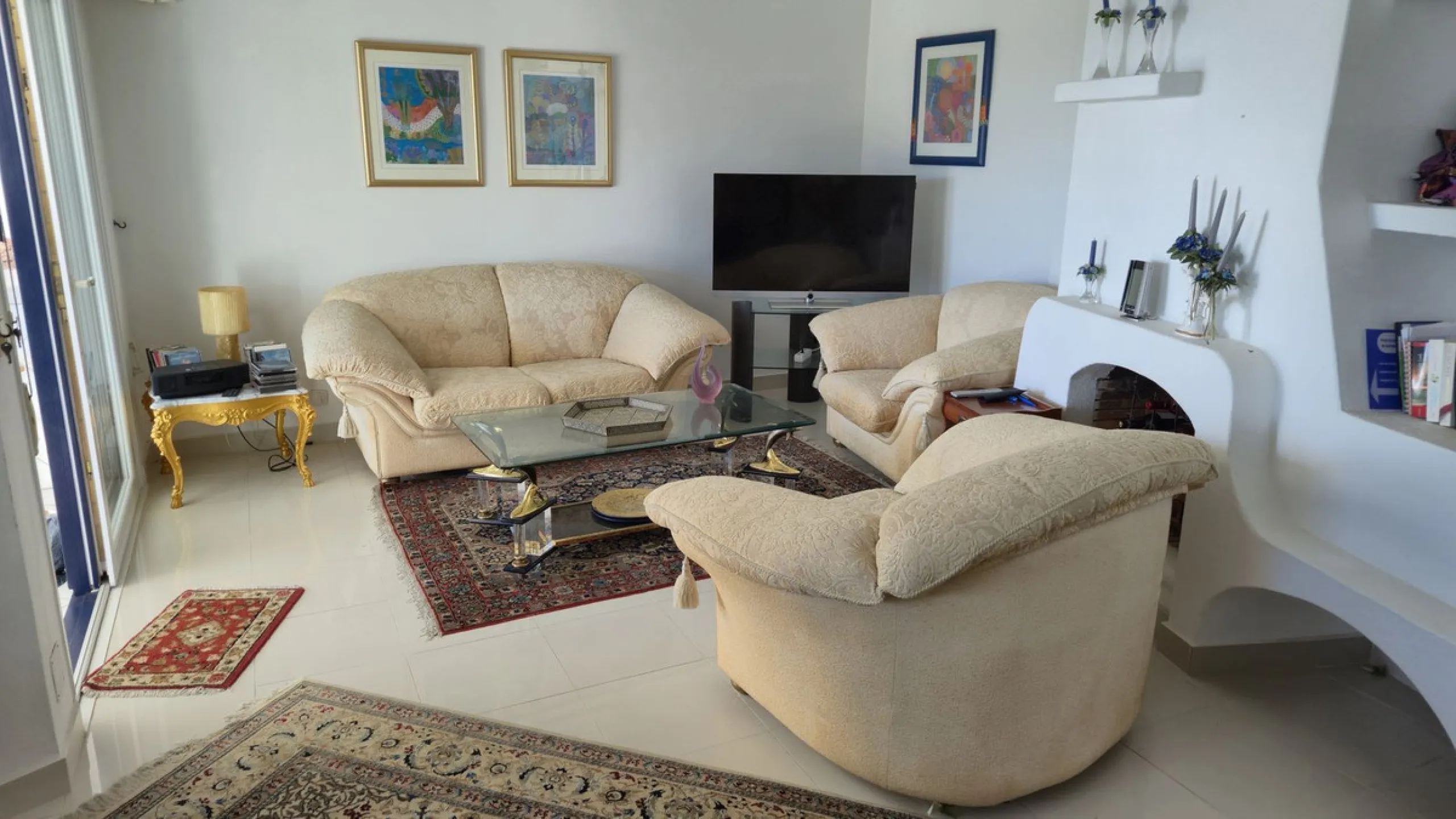 BEACHFRONT OPPORTUNITY and a Perfect rental investment.