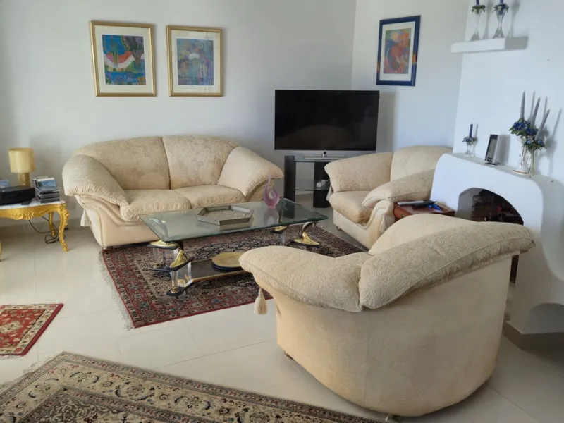 BEACHFRONT OPPORTUNITY and a Perfect rental investment.