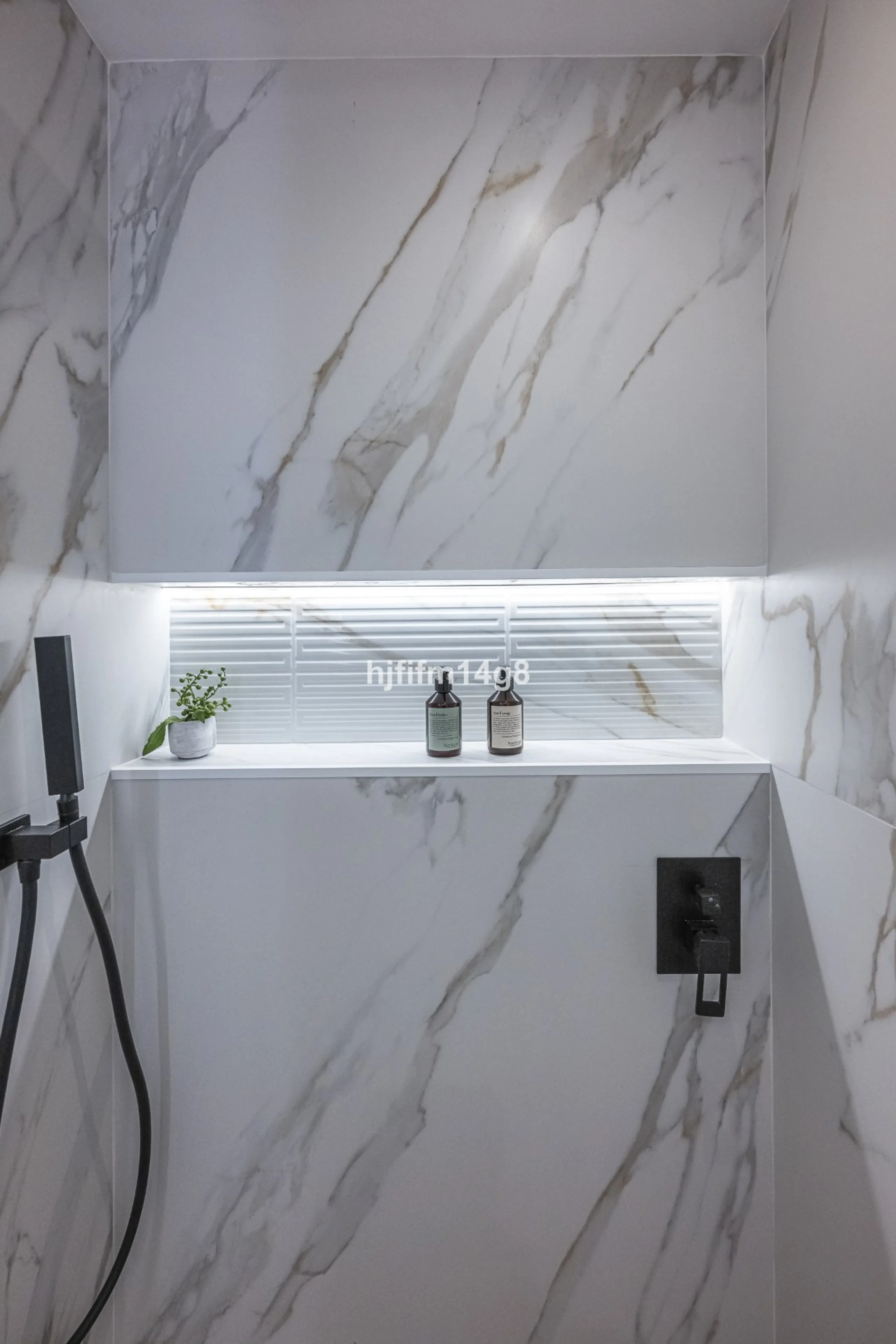 We are delighted to present this stunning, fully refurbished 4-bedroom townhouse located in the sought-after San Javier urbanisation in Nueva Andalucía, within the prestigious Marbella area. Set in a charming and very intimate residential community of jus