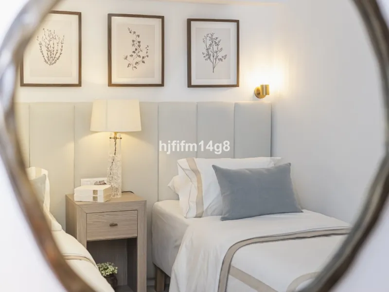 We are delighted to present this stunning, fully refurbished 4-bedroom townhouse located in the sought-after San Javier urbanisation in Nueva Andalucía, within the prestigious Marbella area. Set in a charming and very intimate residential community of jus