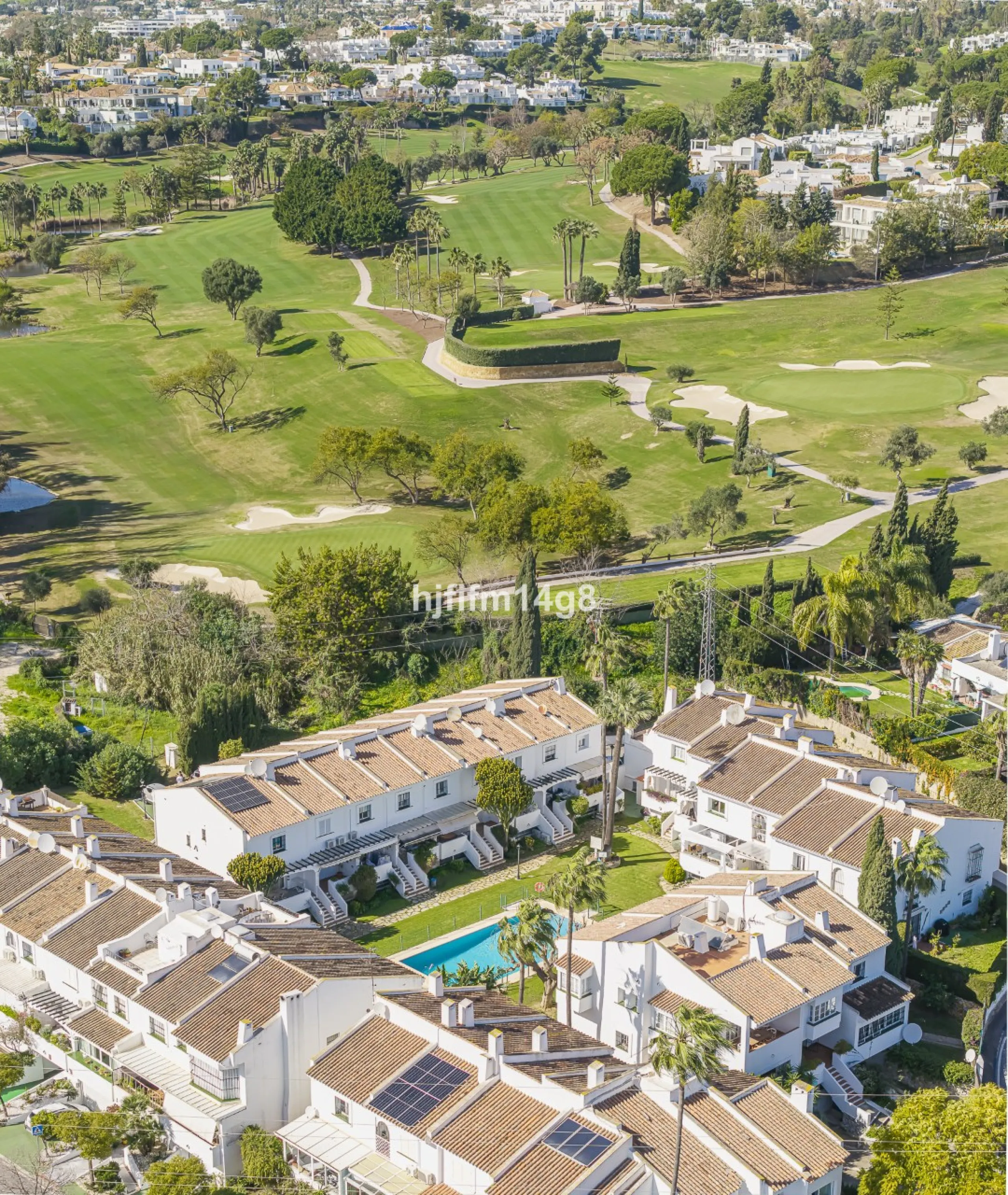 We are delighted to present this stunning, fully refurbished 4-bedroom townhouse located in the sought-after San Javier urbanisation in Nueva Andalucía, within the prestigious Marbella area. Set in a charming and very intimate residential community of jus