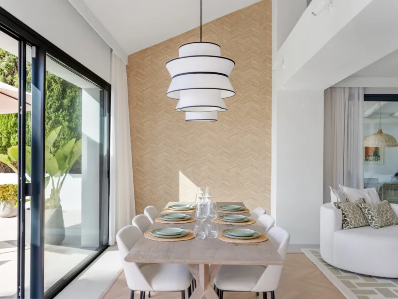 Nestled in the heart of Nueva Andalucía, Villa Vanessa is a stunning Scandinavian-style villa where modern elegance meets timeless design. Benefiting from an ideal southwest orientation, the villa enjoys all-day sunlight and unobstructed panoramic views o
