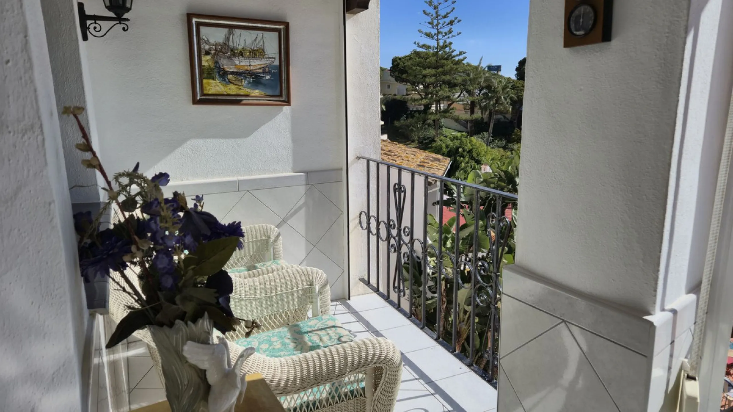 BEACHFRONT OPPORTUNITY and a Perfect rental investment.