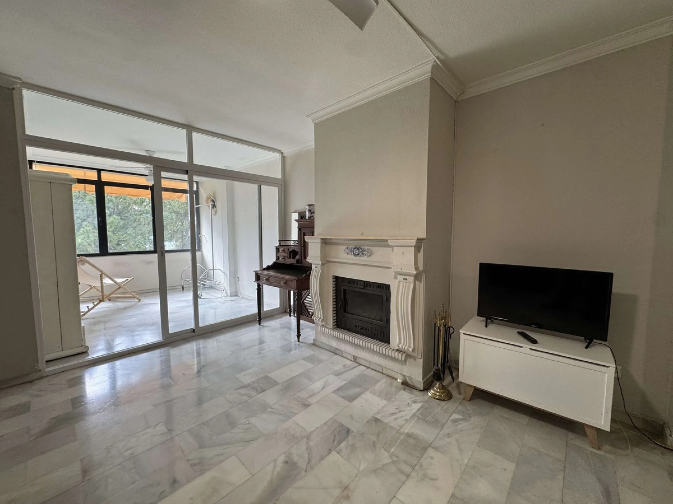 Apartment - Middle Floor Apartment в продаже в Marbella, Málaga. В доме 3 спален и 2 ванных комнат. Площадь дома 120 м²