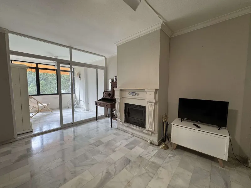 Apartment - Middle Floor Apartment в продаже в Marbella, Málaga. В доме 3 спален и 2 ванных комнат. Площадь дома 120 м²