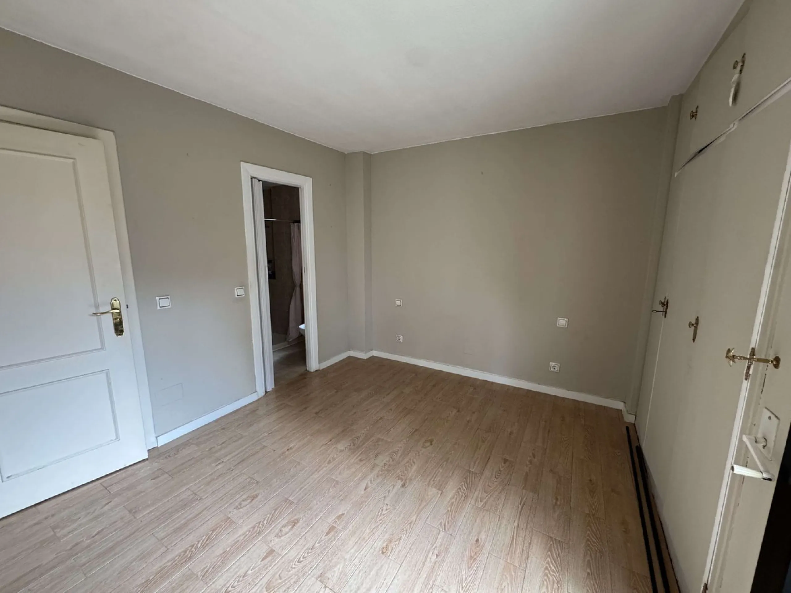 Apartment - Middle Floor Apartment в продаже в Marbella, Málaga. В доме 3 спален и 2 ванных комнат. Площадь дома 120 м²